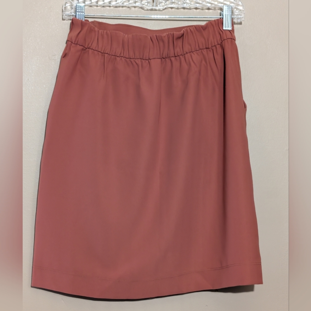 Lululemon Noir Skirt Rustic Clay, Size:6 - Picture 6 of 6